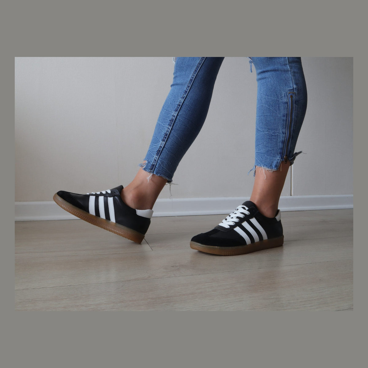 Zapatilla Pascu Negra
